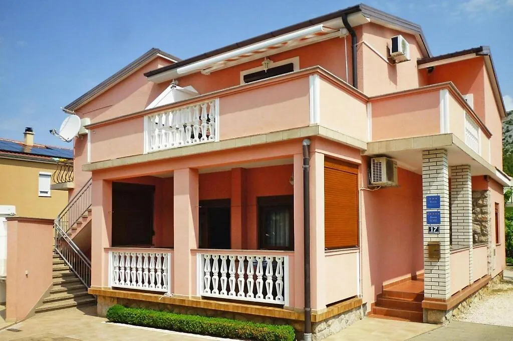 Apartment Pink In Starigrad Paklenica Only 200 M From The Sea