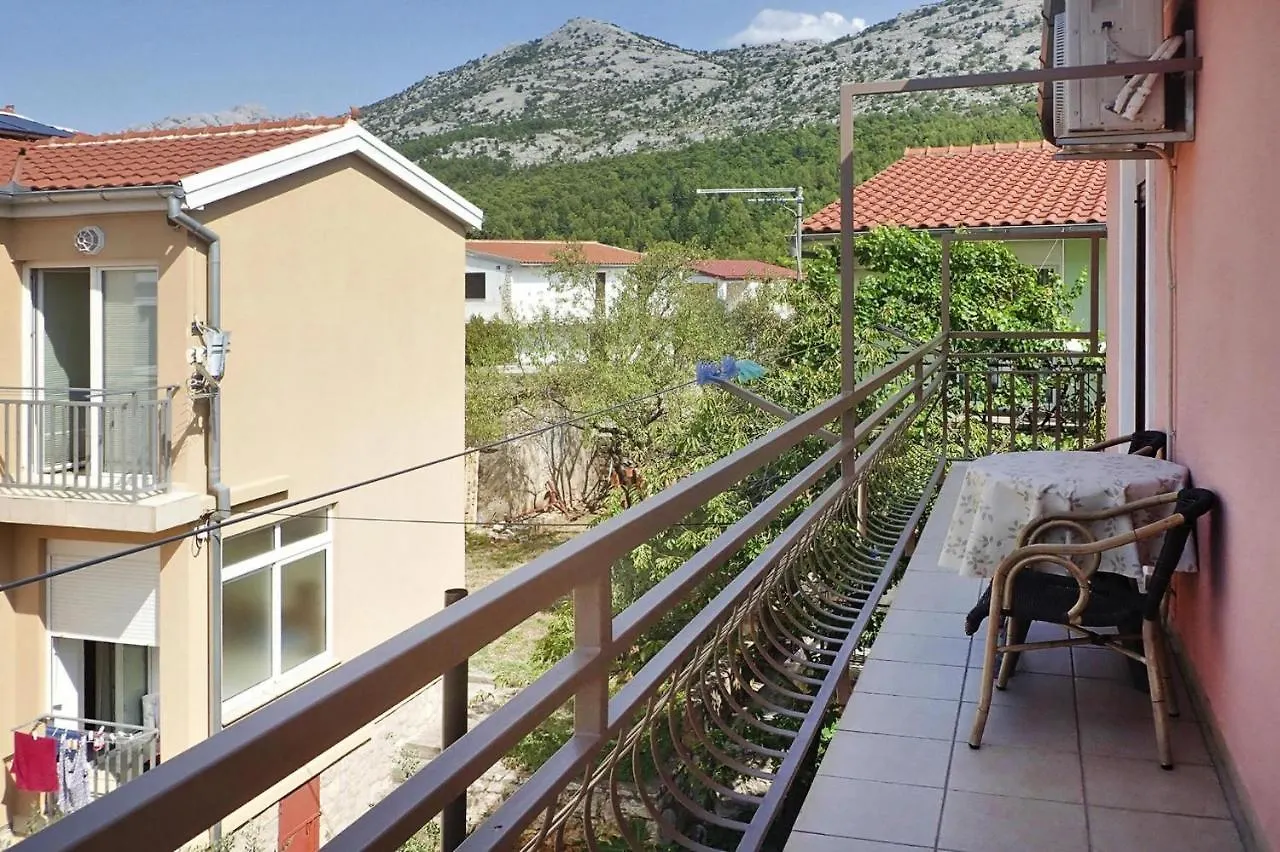 Apartment Pink In Starigrad Paklenica Only 200 M From The Sea