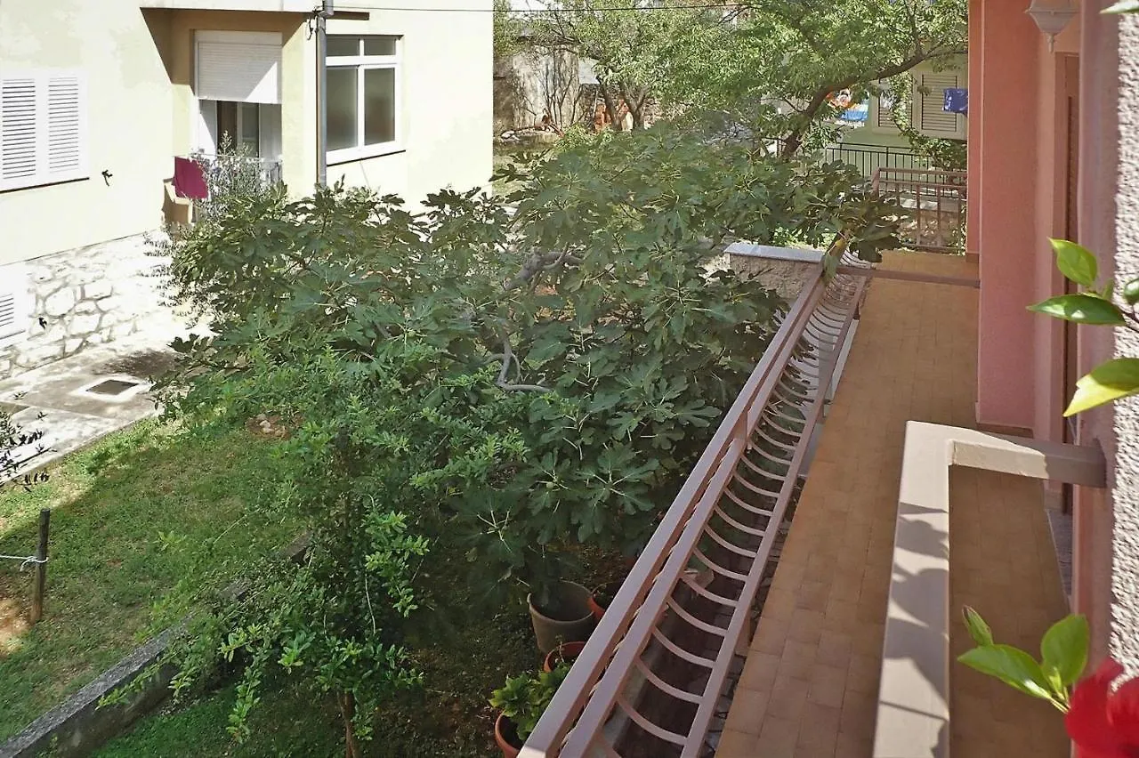 Apartment Pink In Starigrad Paklenica Only 200 M From The Sea Croatia